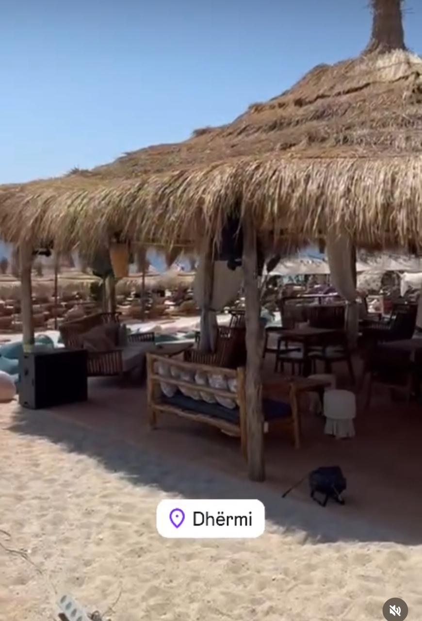 beach bar dhermi